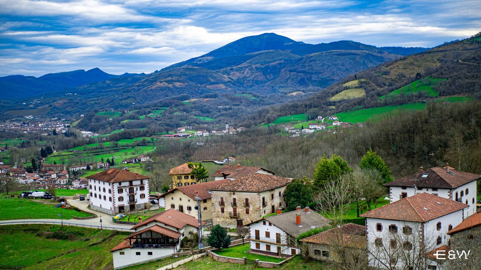 Cuisine of Navarre and Aragon: Typical dishes and more - Navarre Countryside in Irurita