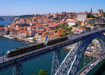 Private Historic Porto & Wine Lodge Tour