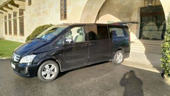 Servicios de traslados y transporte en coche o minivan con conductor privado en Vigo