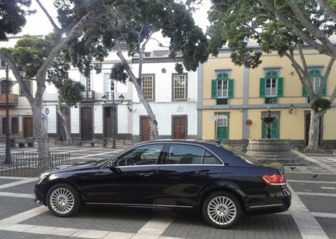 Private Driver Chauffeur Transfers on the Canary Islands