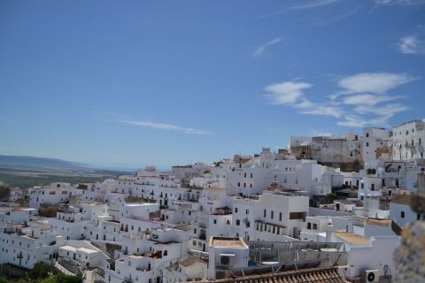 Traslados y servicios de transporte en coche o minivan con conductor privado en Cádiz