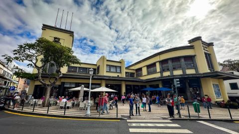 Visit Funchal Lavradores Farmers Market & Walk the Charming Streets